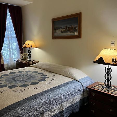 Historic Capitol Hotel Vacation Suites Downtown Buffalo Kültér fotó